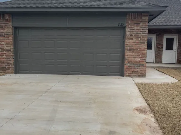 1320 Brooks Dr, Newcastle, OK 73065