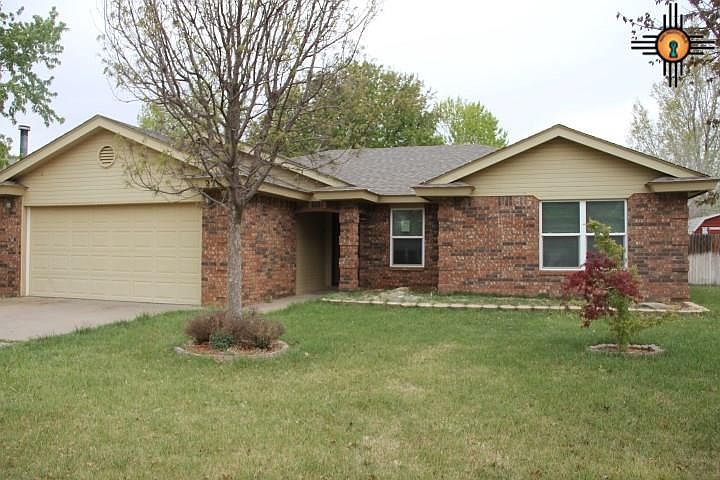 1st image of 220 Rosewood Dr