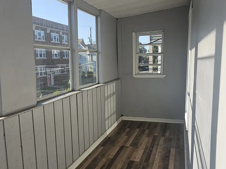 1087 Kossuth St #2 — Photo 8