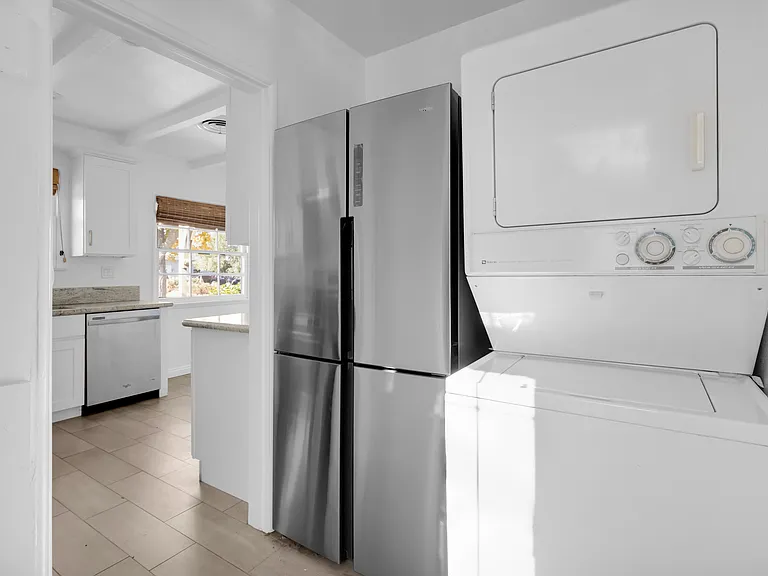 7716 Teesdale Ave — Photo 11