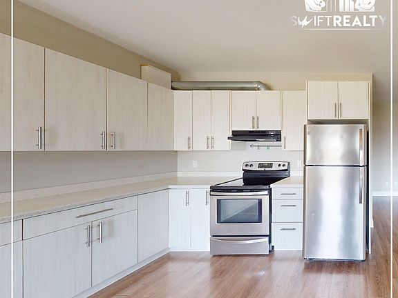 03_1520 Hammond Ave_Fully Equiped Kitchen_04082025