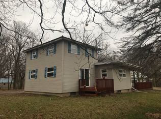 1233 E Bridge St, Lyons, MI 48851