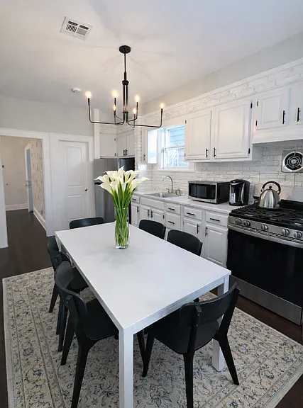 Sandford Ave — Photo 4