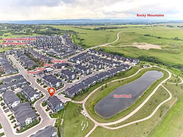 102 E Crestridge Cmn SW, Calgary, AB T3B 6J5