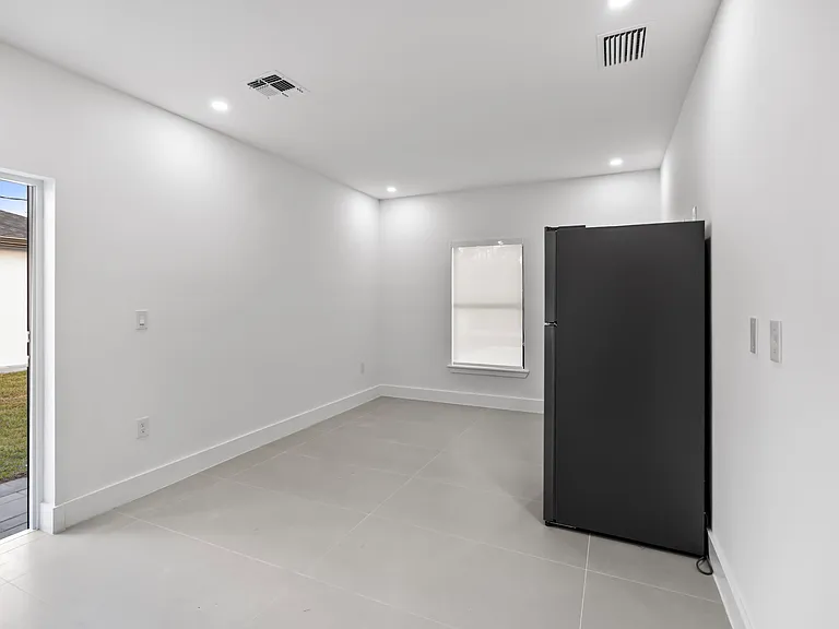 210 Singer St #1 — Photo 3