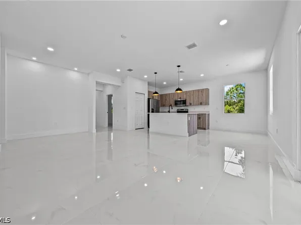 3401 50th St W, Lehigh Acres, FL 33971