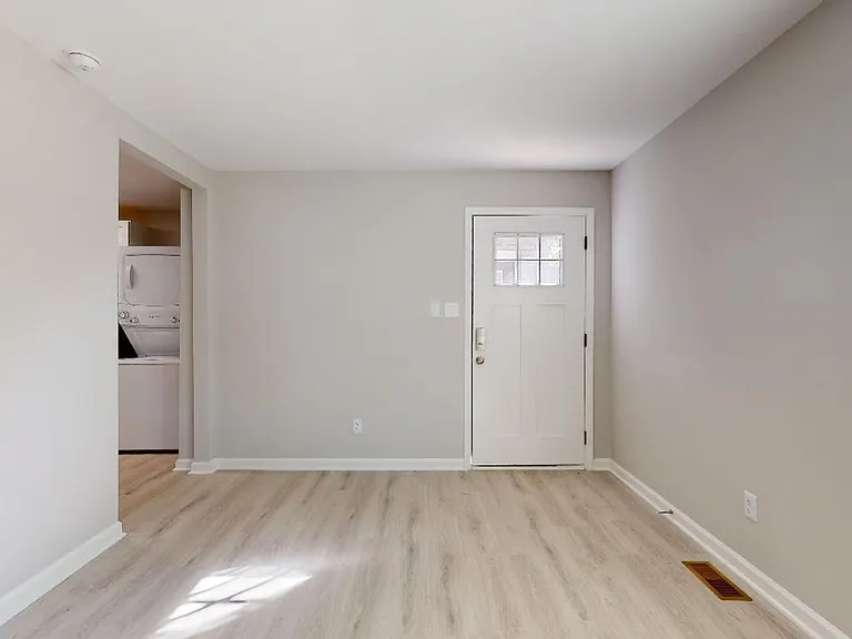 Longview Village Apartments — Photo 16
