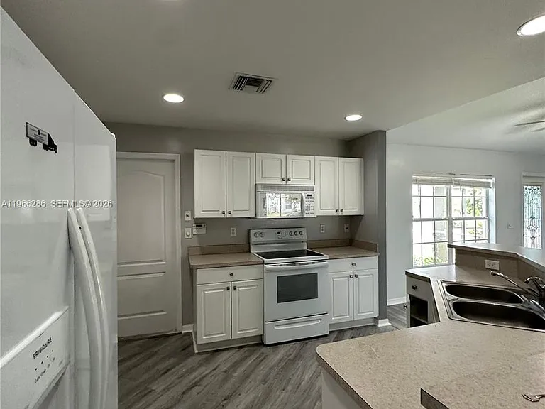 507 Peerless Cir — Photo 19