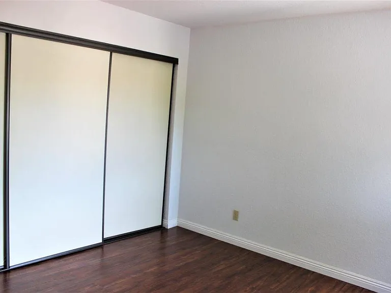 11349 Avenida De Los Lobos #C — Photo 9