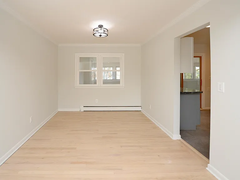 43 Spruce Ave — Photo 10