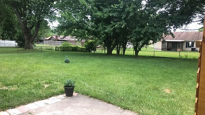 4900 Scothills Dr — Photo 5