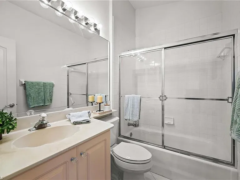 8415 Excalibur Cir #B10 — Photo 19