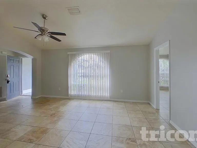 400 Cocoa Ct — Photo 3
