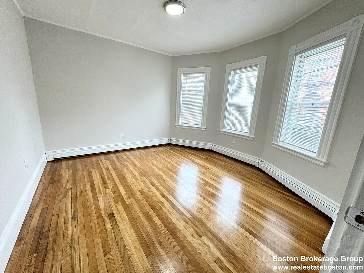 Building Photo - 57 Burrell St #1