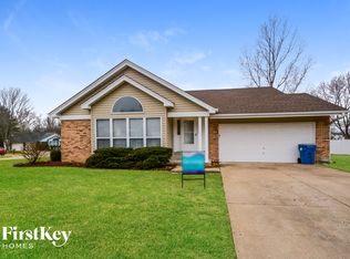 1121 Running Waters Dr, Saint Charles, MO
