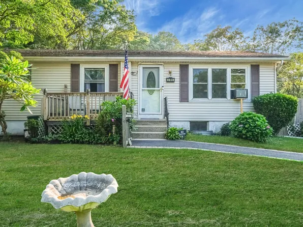 172 Van Buren Street, Mastic, NY 11950
