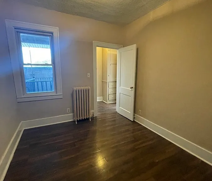 538 Louis Ave #4 — Photo 14