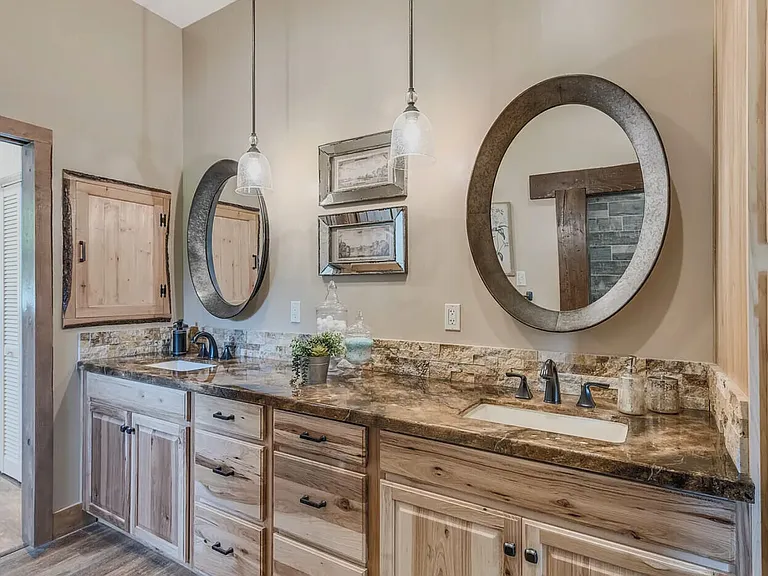 3141 N Riley Creek Rd — Photo 5