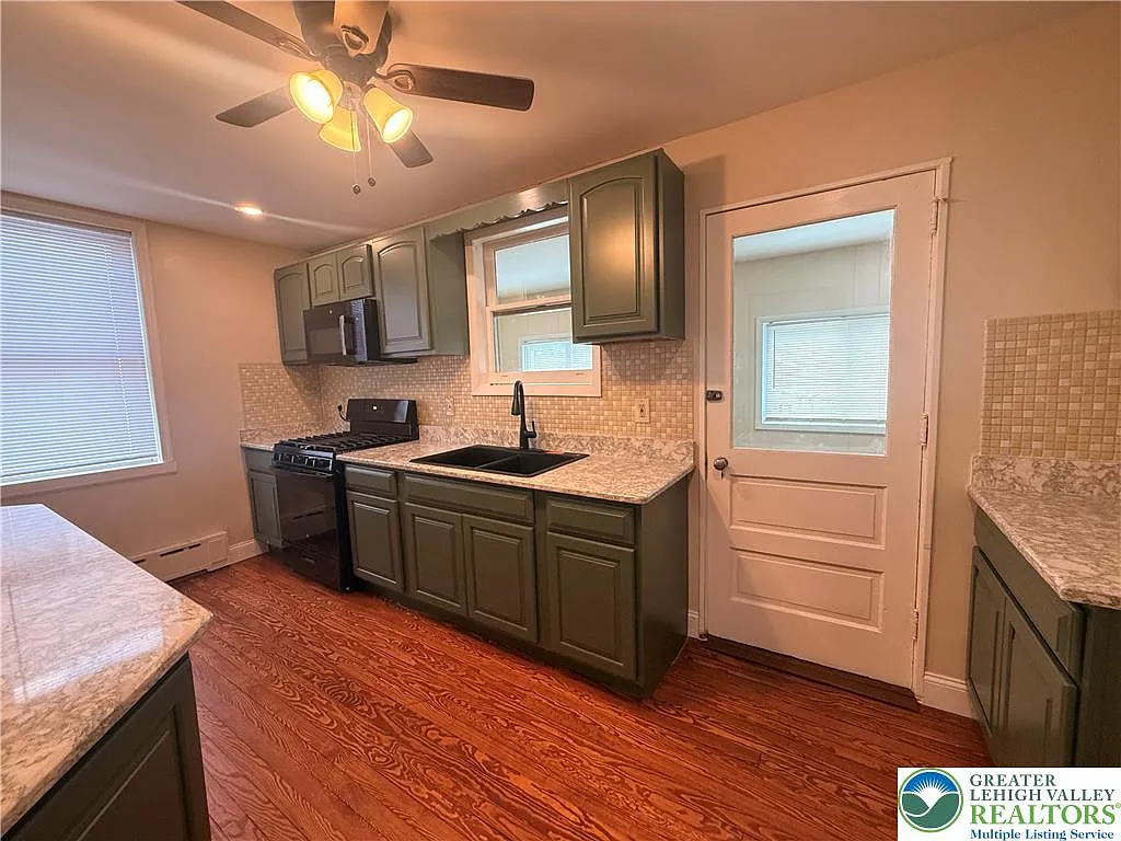 2 bed, 1.0 bath, 1000 sqft, $1,750 — Photo 4