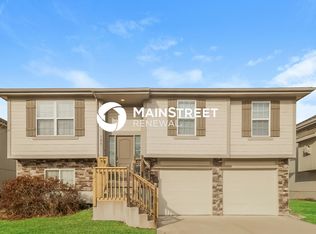 108 Samantha St, Raymore, MO 64083