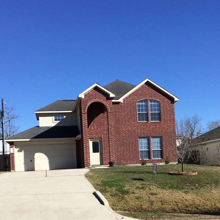 Front of house. This house h
