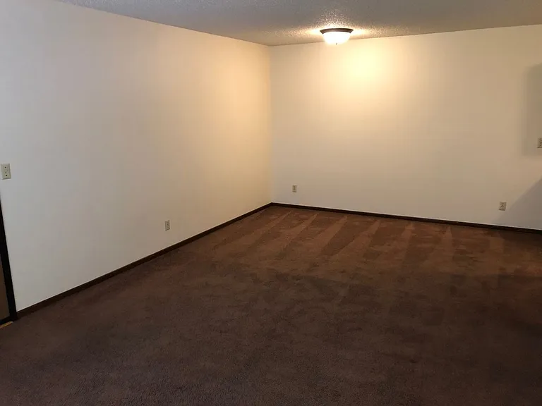 1108 Meridian Heights Dr — Photo 4