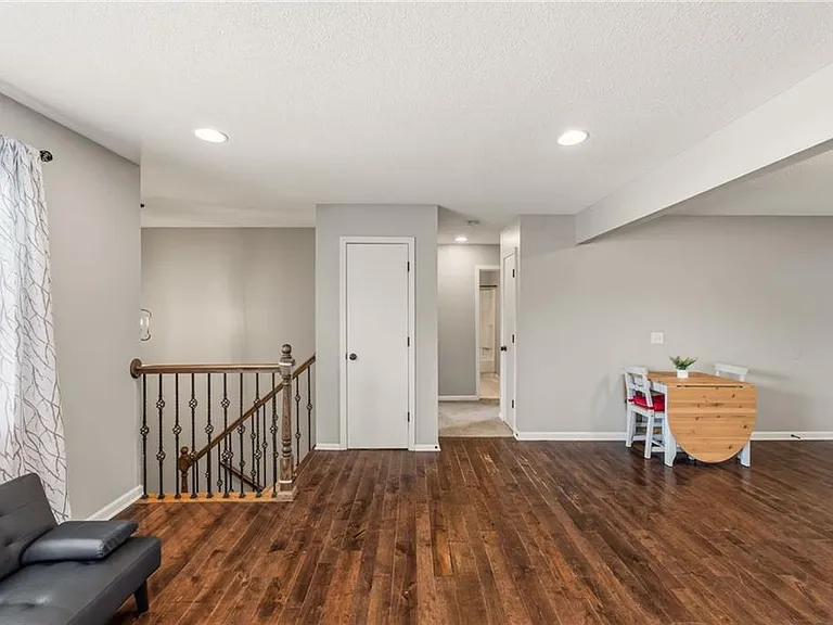 1225 E Cothrell St — Photo 3