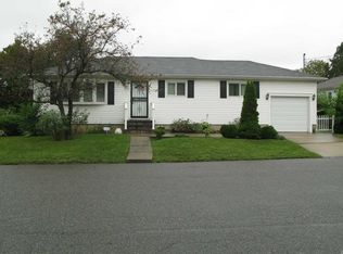 509 Grand Blvd, Deer Park, NY 11729