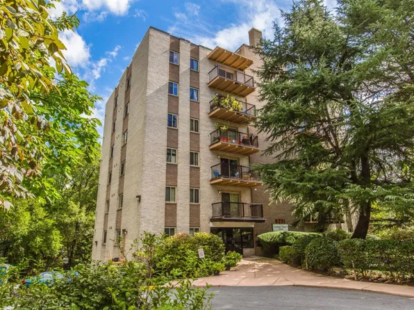 8221 Garland Ave, Takoma Park, MD 20912