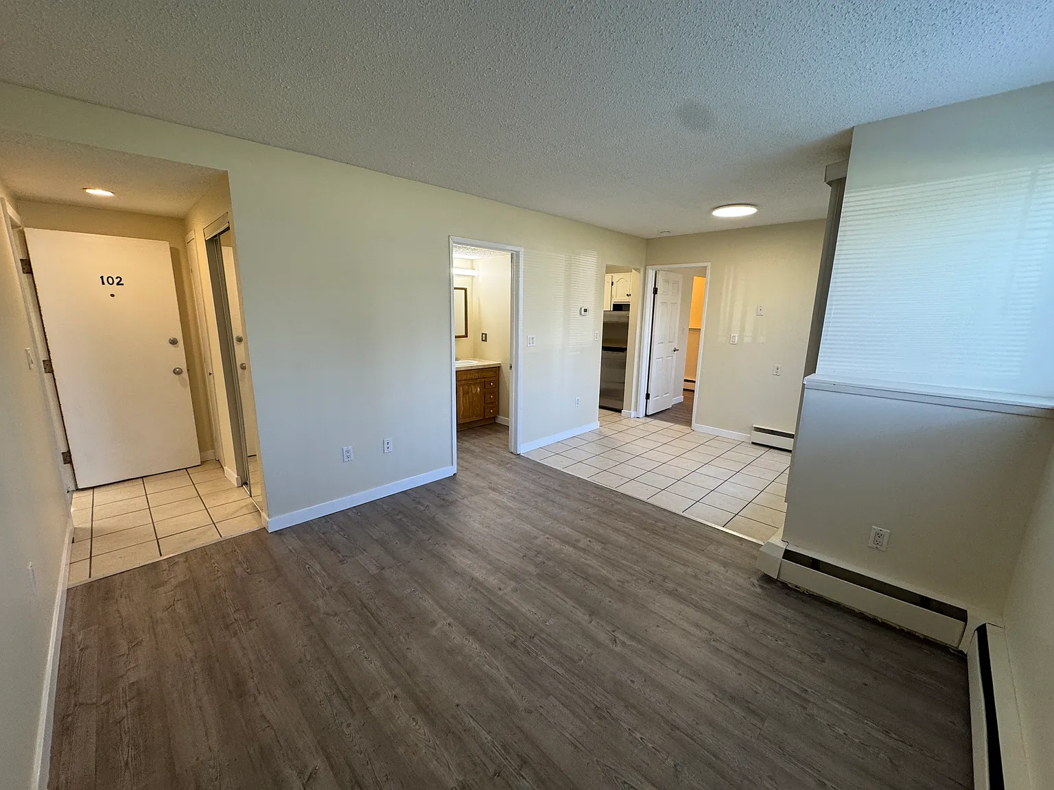 Clean 1 Bedroom Condo (RP023) — Photo 1
