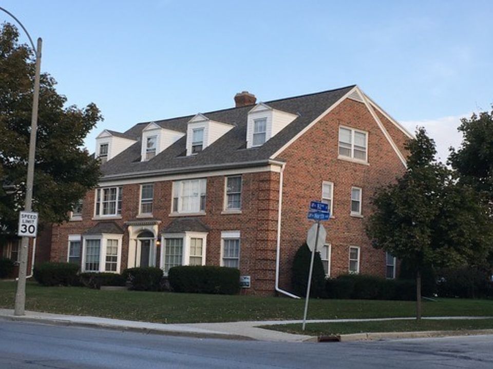 Building Photo 4