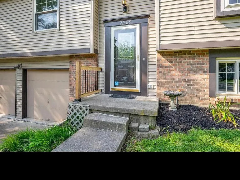 3769 Wood Trail Dr — Photo 3