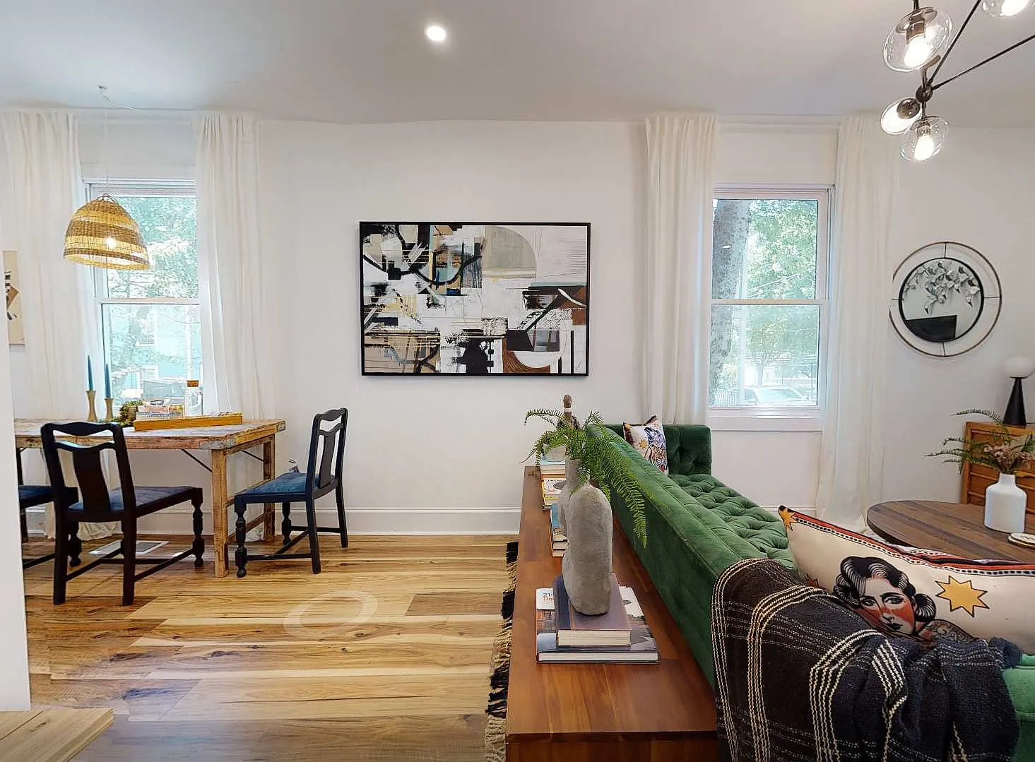 2 bed, 1.5 bath, 1250 sqft, $3,700 — Photo 2