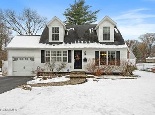 96 Locust Park, Albany, NY 12205