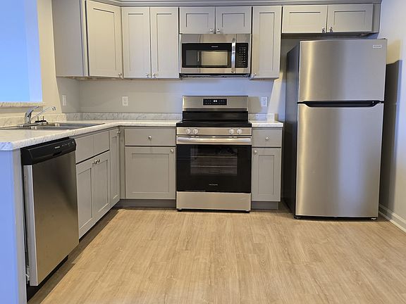 3rd image of 1507 Wagon Wheel Dr #C