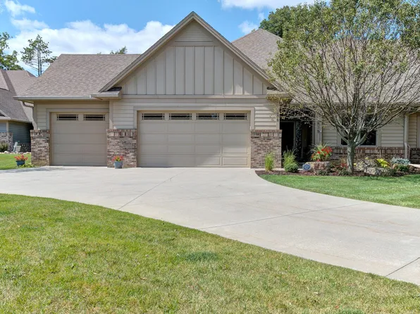 575 Fox Chase Rd SW, Rochester, MN 55902