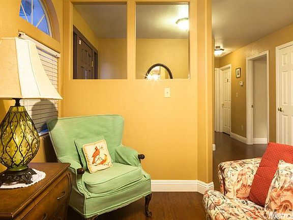 3rd image of 6732 Lincoln Oaks Dr