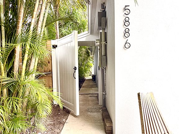 Private front entrance with sitting area