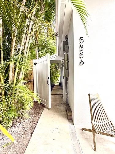 5886 SW 58th Ter Photo 1