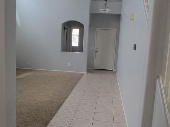 5th image of 10421 W Wood St