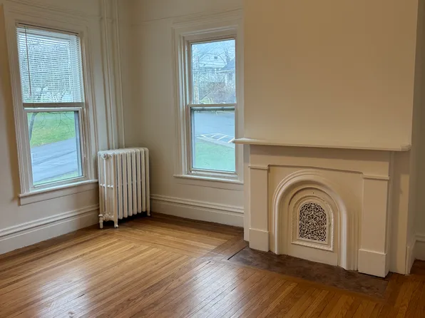 834 Warren St #4, Hudson, NY 12534