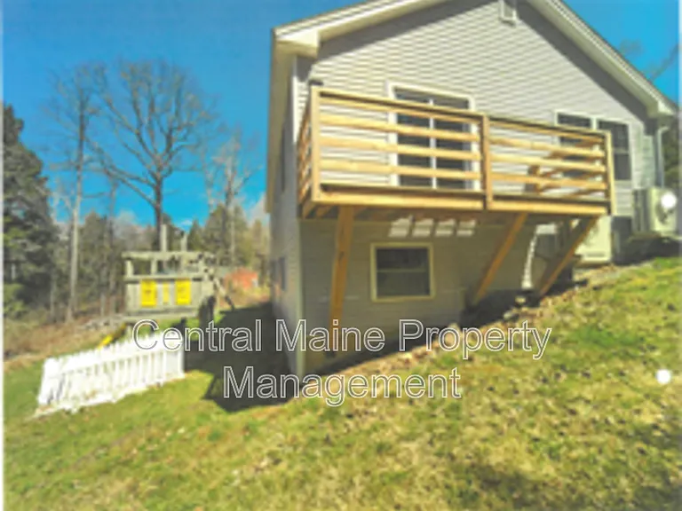 109 S Reynolds Rd — Photo 2