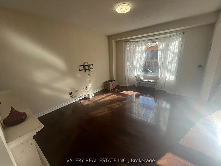 48 Bellcrest Rd #1 — Photo 20