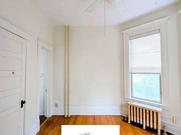 3rd image of 583 Lincoln Ave APT 2