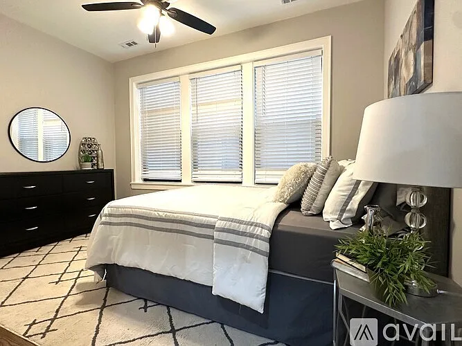 2853 W Palmer St #1W — Photo 6