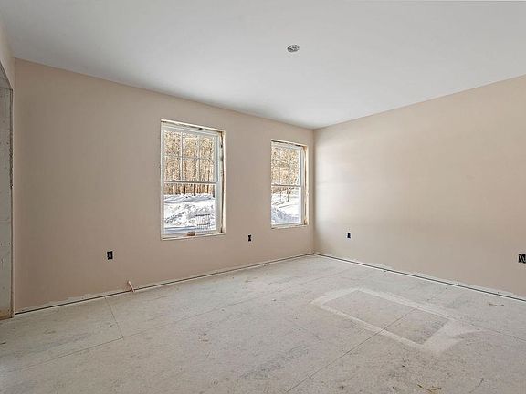 4th image of 370 Hare Road