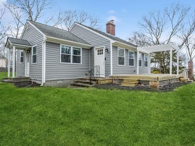 3 Squires Pond Road, Hampton Bays, NY, 11946
