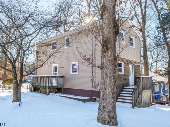 233 W End Ave, Hopatcong Boro, NJ 07843