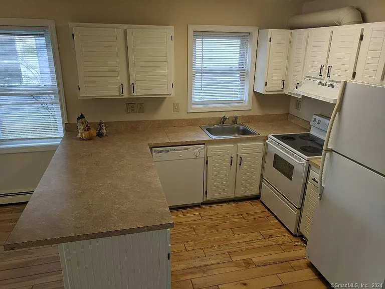 42 Ferris St — Photo 7