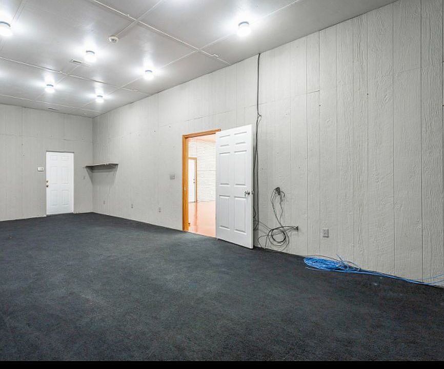 1st image of 240 Cornerstone Dr